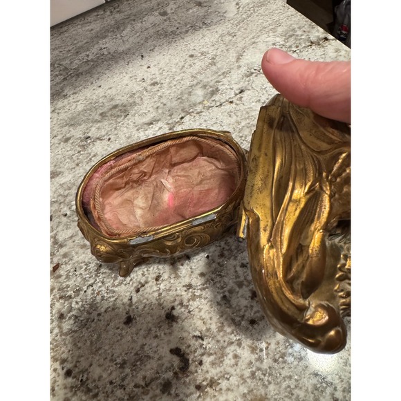 Vintage Ornate Gold Tone Filigree Trinket Jewelry Box with Figural Lid - Picture 5 of 14